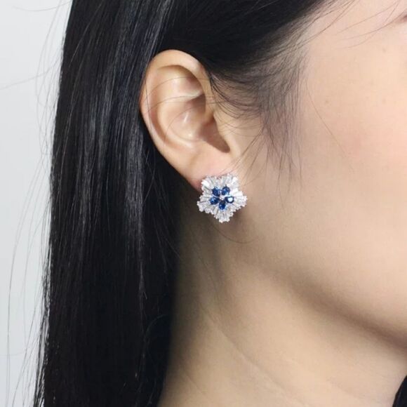 TRENDY White Flower Shaped Cubic Zirconia with Blue Crystal Earrings - Picture 4 of 5